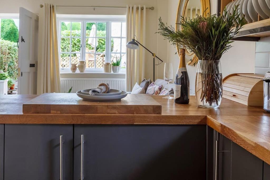 Вилла Stylish Painswick Getaway Экстерьер фото